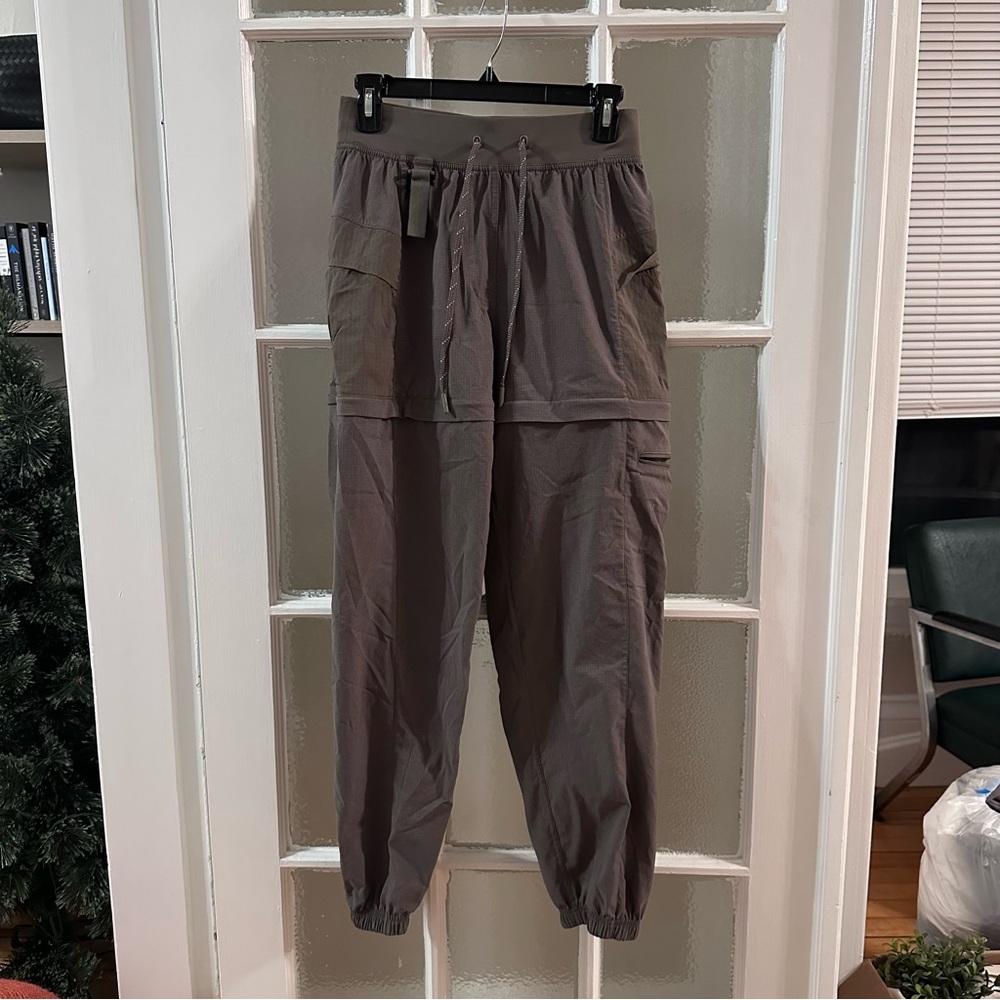 Lululemon high rise convertible hiking jogger